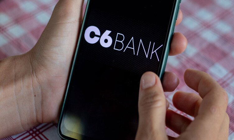 C6 Bank lança pontos extras para os cartões C6 Carbon e Black